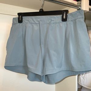 Lululemon Stroll At Sundown Mid-Rise Short 3” / Shorts / Blue